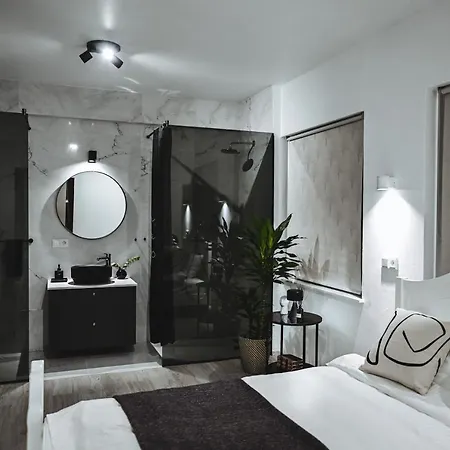 Alka - Cozy Room By The Sea With Private Hot Tub Njarthvik Exterior photo